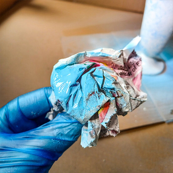 Montana%20Spray%20Paint%20Vase_Step6a.jpg?sw=554&q=85