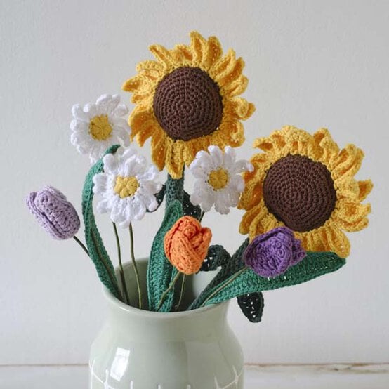 how%2Dto%2Dcrochet%2Dflowers.jpg?sw=554&q=85