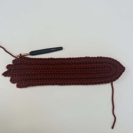 ideas%5Fhow%2Dto%2Dcrochet%2Da%2Dleaf%2Dcushion%5Fstep%2D1b.jpg?sw=554&q=85