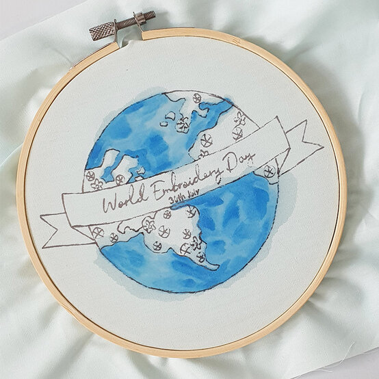 how-to-create-a-watercolour-embroidery-project_step2.jpg?sw=554&q=85