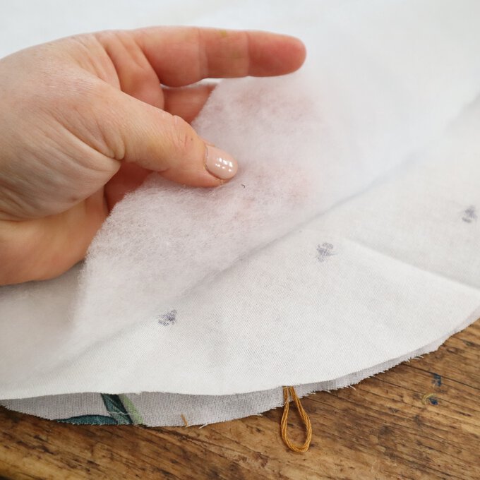 how-to-sew-placemats-and-napkins_placemat_step6b.jpg?sw=680&q=85
