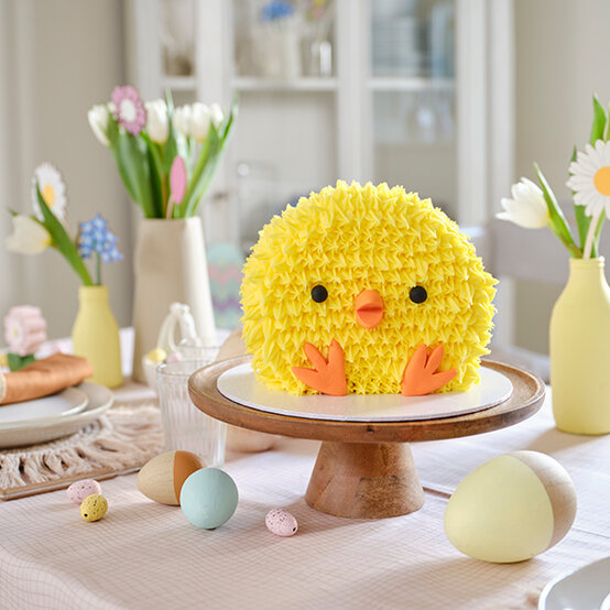 easter-table-decor-eggs.jpg?sw=554&q=85