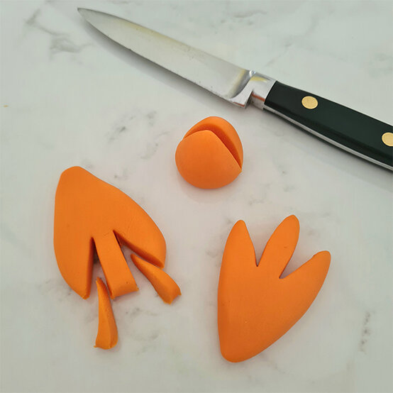 how-to-make-an-easter-chick-cake_step-5.jpg?sw=554&q=85