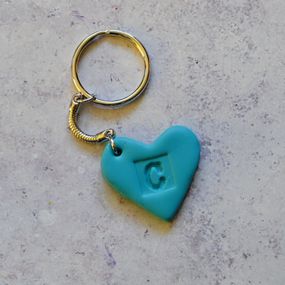 how_to_make_friendship_keyrings_11.jpg?sw=554&q=85