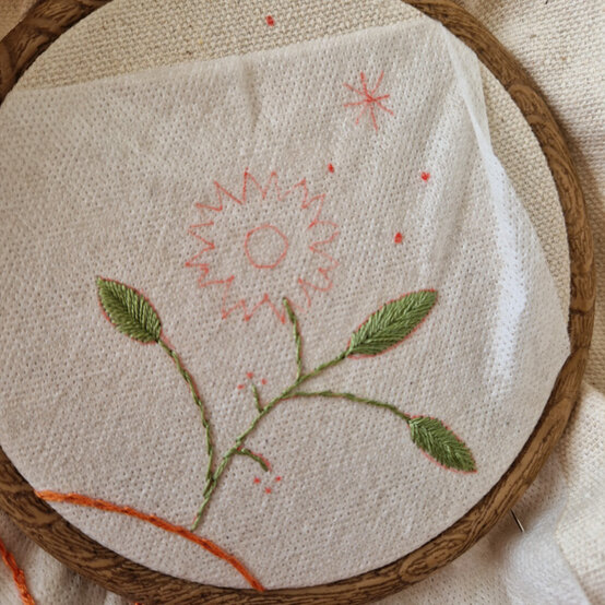 idea%5Fautumn%2Dembroidery%2Dprojects%2Dto%2Dtry%2Dcushion%5Fstep%2D17.jpg?sw=554&q=85