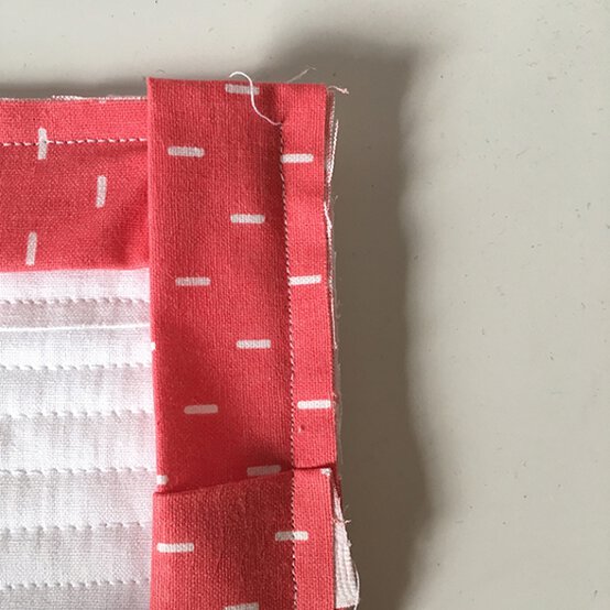 modern-quilted-wall-hanging-step24.jpeg?sw=554&q=85