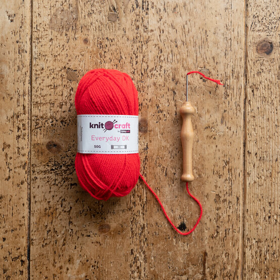 punch-needle-coasters_preparing-your-punch-needle_step-5_3.jpg?sw=554&q=85