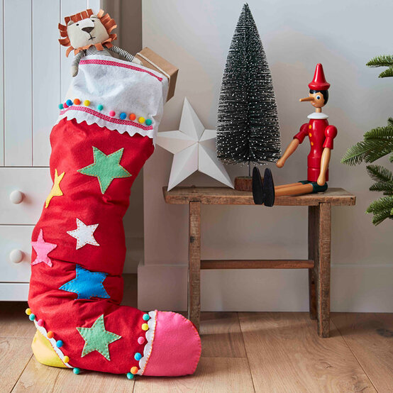 idea_things-to-sew-minutes_stocking.jpg?sw=554&q=85