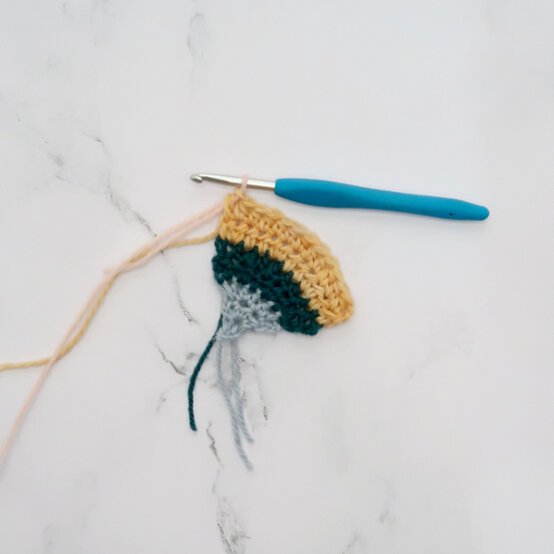 3_Ways_to_Use_Scrap_yarn_Crochet%20hair%20tie%204.jpeg?sw=554&q=85