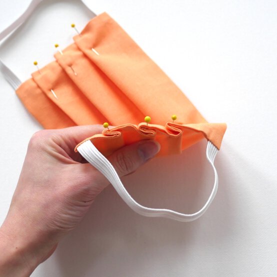 How%20to%20make%20a%20face%20mask%20Step%2011-2.jpeg?sw=554&q=85