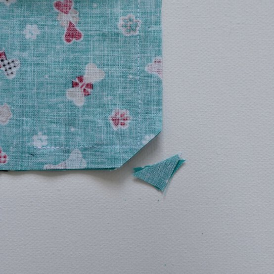 how_to_sew_a_dog_bow_tie_step%203.jpeg?sw=554&q=85