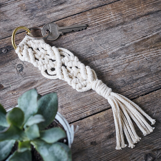 idea_mothers-day-gifts_macrame.jpg?sw=554&q=85