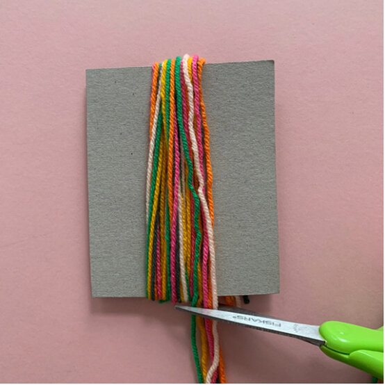 Ideas_How-to-make-a-tiered-tassel-garland_step_2_B.jpeg?sw=554&q=85