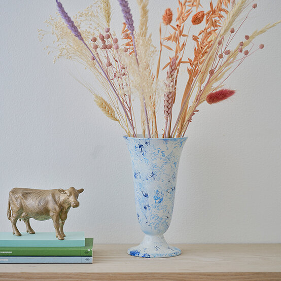 GSI-spray-paint-project-vase.jpg?sw=554&q=85