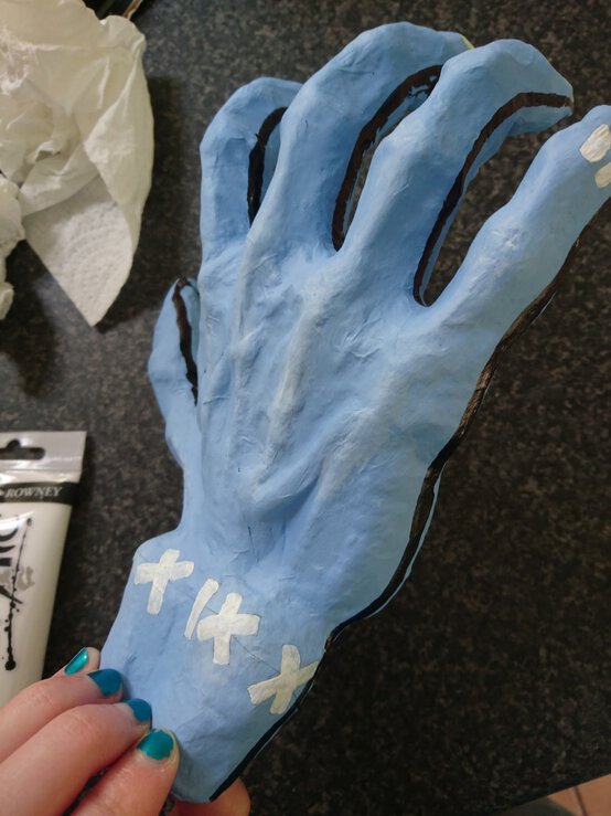 hand-5.jpg?sw=554&q=85