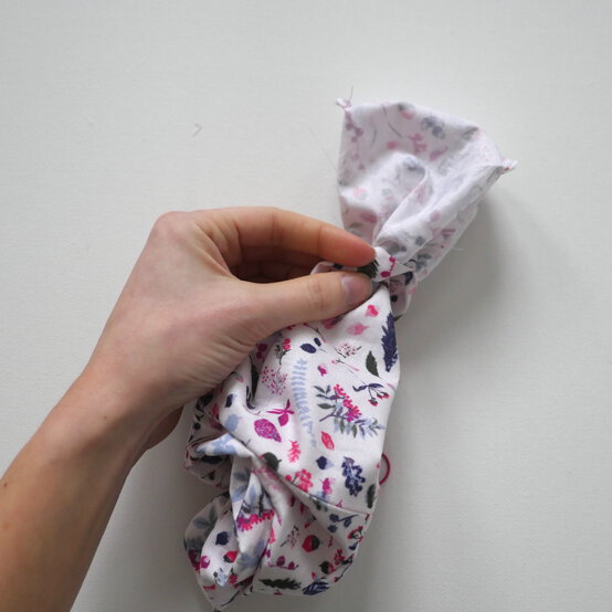 how_to_make_a_buttoned_gift_bag_step-13.jpg?sw=554&q=85