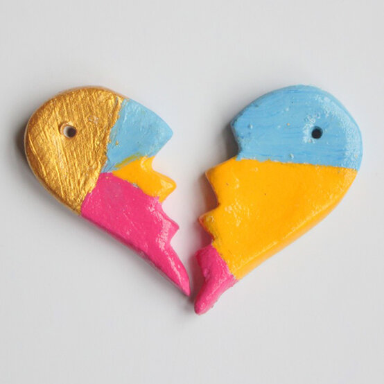 clay-best-friend-necklaces-3.jpg?sw=554&q=85