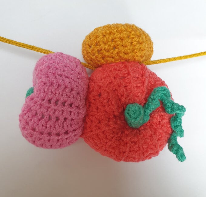 how-to-crochet-an-autumn-garland-5.jpg?sw=680&q=85