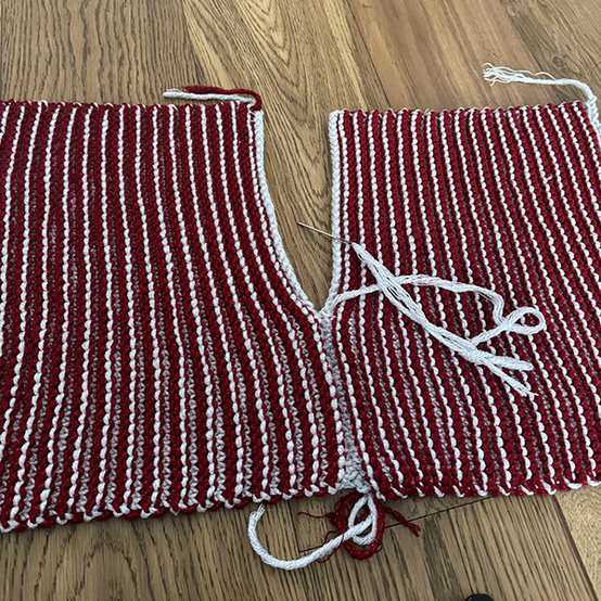 idea%5Fknit%2Da%2Dpresent%2Dcushion%5Fstep4.png?sw=554&q=85