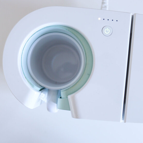 santa-mug-step-5.jpg?sw=554&q=85