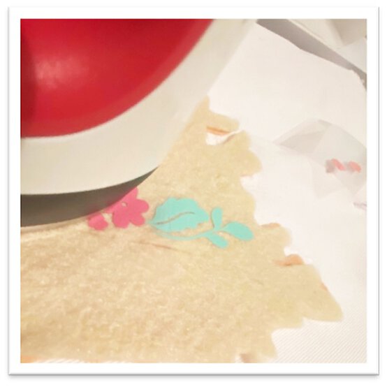 Christmas%20Tree%20Place%20Setting_Step16.jpg?sw=554&q=85