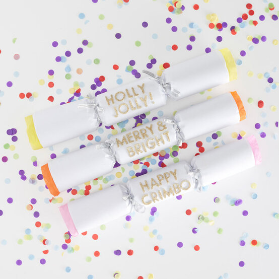 crackers-merryandbright.jpg?sw=554&q=85