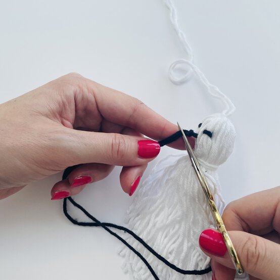 how-to-make-a-halloween-crochet-cushion-photo-8.jpg?sw=554&q=85