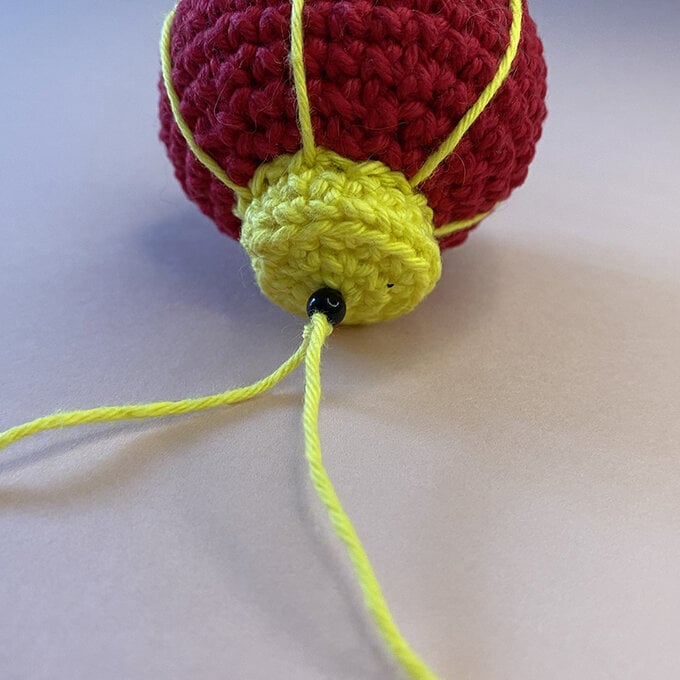 Idea_how-to-crochet-an-amigurumi-rabbit_Lantern_5.jpg?sw=680&q=85