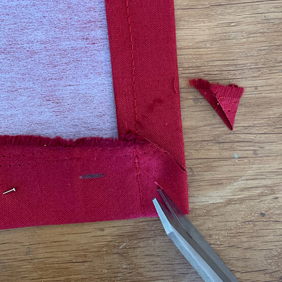 cricut-how-to-make-a-fabric-banner_step10b.jpg?sw=554&q=85