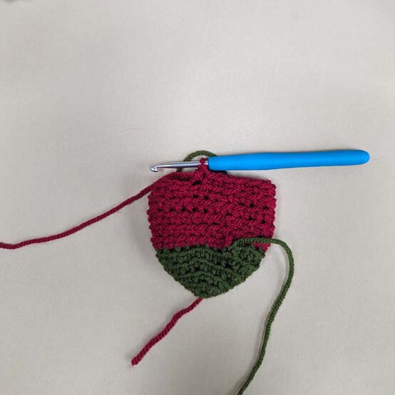 ideas%5Fstash%2Dbusting%2Dchristmas%2Dtable%2Ddecor%5Fstocking%2Dcutlery%2Dholders%5Fstep%2D1d.jpg?sw=554&q=85