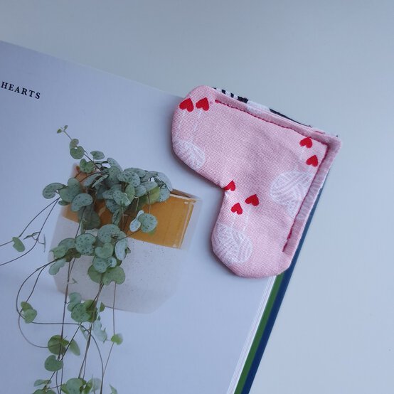 bookmark_final_9.jpg?sw=554&q=85