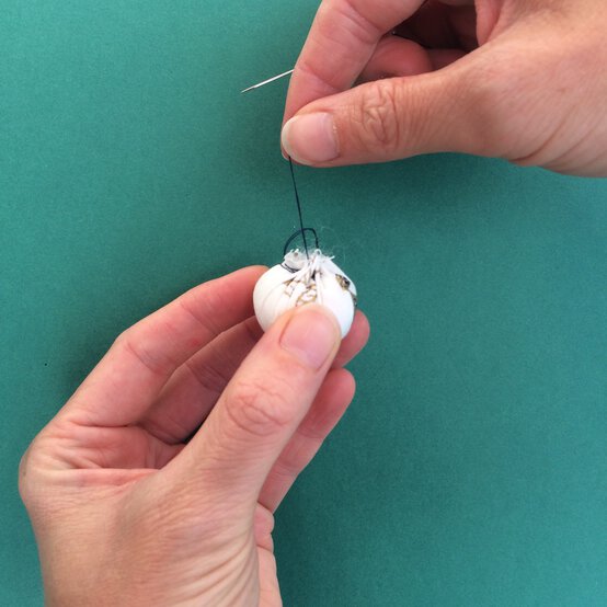 fabric-scrap-garland_step8_3.jpg?sw=554&q=85