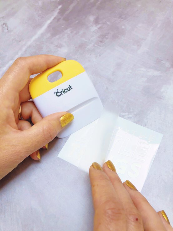 jh-step6-transfertape.jpg?sw=554&q=85