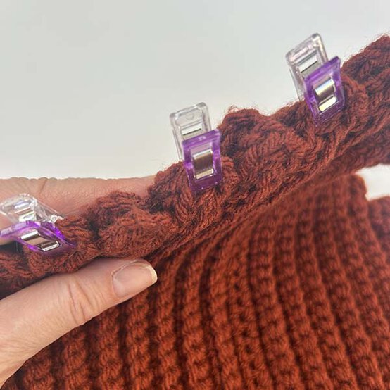 ideas%5Fhow%2Dto%2Dcrochet%2Da%2Dleaf%2Dcushion%5Fstep%2D5a.jpg?sw=554&q=85