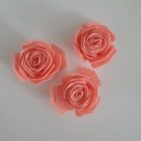 cricut-how-to-make-a-floral-headband-step6.2.jpg?sw=554&q=85
