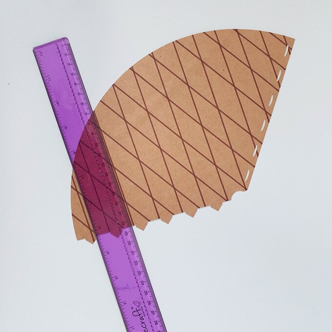 ice-cream-party-hats-wihout-cricut_step-2-draw.jpg?sw=680&q=85