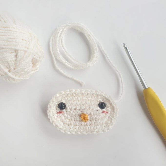 how_to_crochet_an_amigurumi_owl_face_patch_1.jpg.jpeg?sw=680&q=85