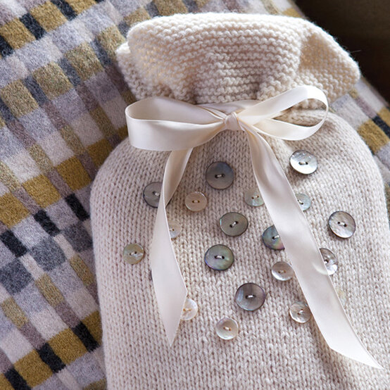 idea%5Fknitting%2Dprojects%2Dfor%2Dbeginners%5Fbottle.jpg?sw=554&q=85