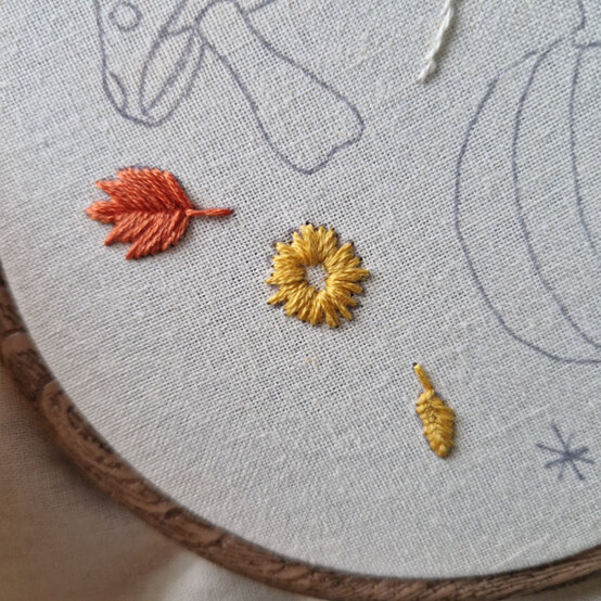 idea%5Fautumn%2Dembroidery%2Dprojects%2Dto%2Dtry%2Dnapkin%5Fstep%2D22.jpg?sw=554&q=85