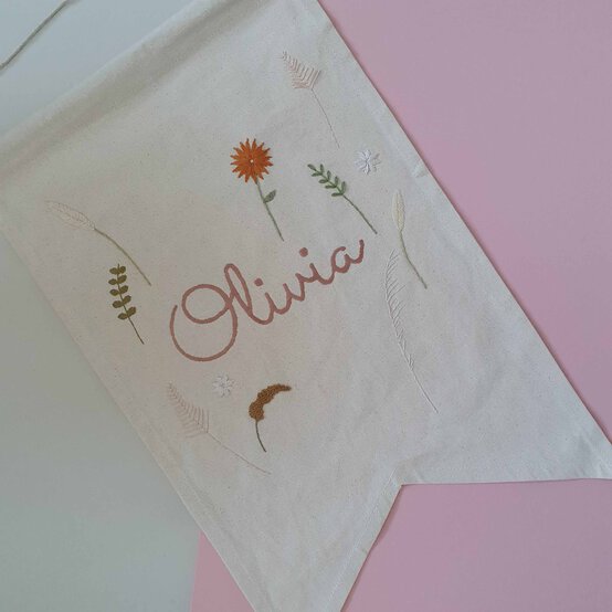 Idea_how-to-make-an-embroidered-banner_step12.jpg?sw=554&q=85