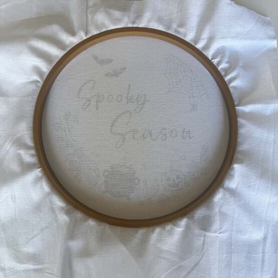 ideas%5Fhalloween%2Dembroidery%2Dhoop%5Fset%2Dup%2D2.jpg?sw=554&q=85