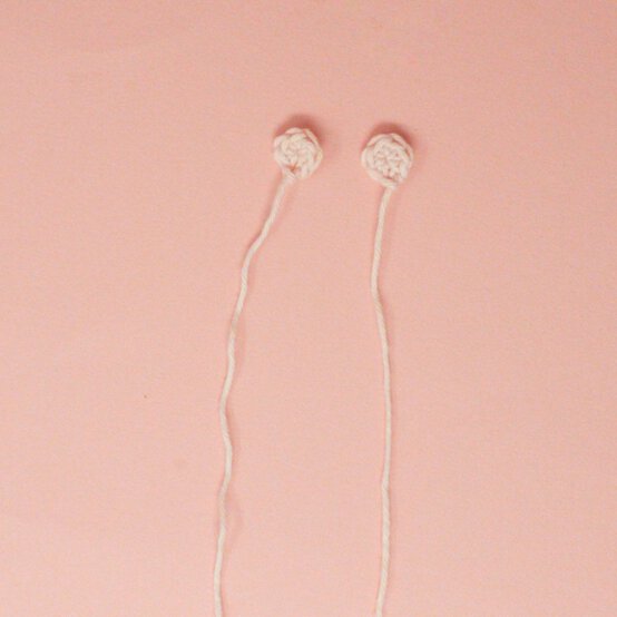 Unicorn_with_Donut_Crochet_Cheeks_3.jpeg?sw=554&q=85