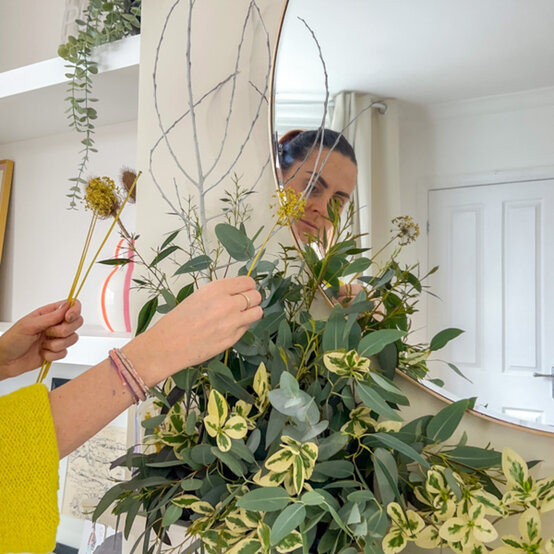 idea%5Fdiy%2Deaster%2Dmantle%2Ddisplay%5Fstep7.jpg?sw=554&q=85