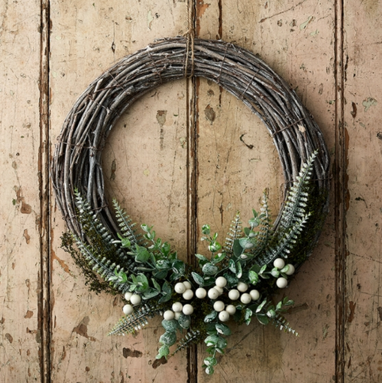 how-to-make-a-frosted-winter-wreath-hero.png?sw=554&q=85