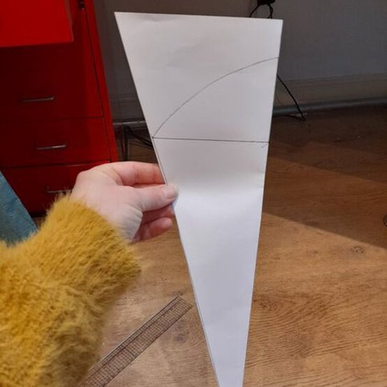 how_to_make_a_flower_floor_cushion_1c.jpg?sw=554&q=85