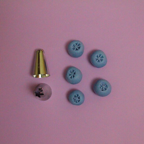 Pancake_illusion_cake_step_7.jpeg?sw=554&q=85