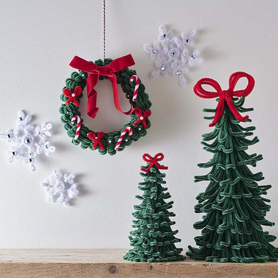 ideas%5Fpipe%2Dcleaner%2Dchristmas%2Dcrafts.jpg?sw=554&q=85