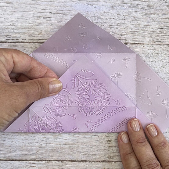 die%2Dcut%2Dprojects%2Dfor%2Dbeginners%5Forigami%2Dbox%2Dstep%2D2b.jpg?sw=554&q=85