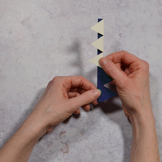 how_to_make_dinosaur_party_hats_craft_activities_step3.jpg?sw=554&q=85