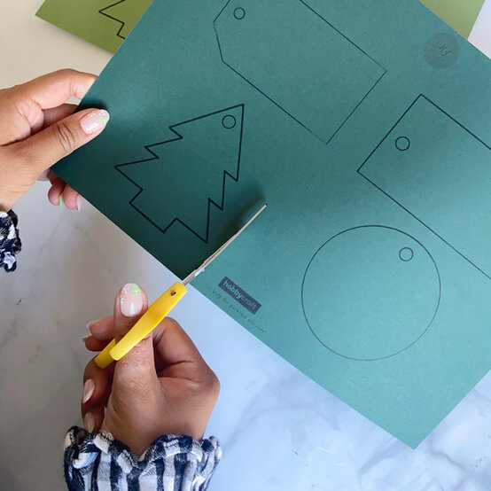 idea_christmas-drawn-gifttag_step2a.jpg?sw=554&q=85